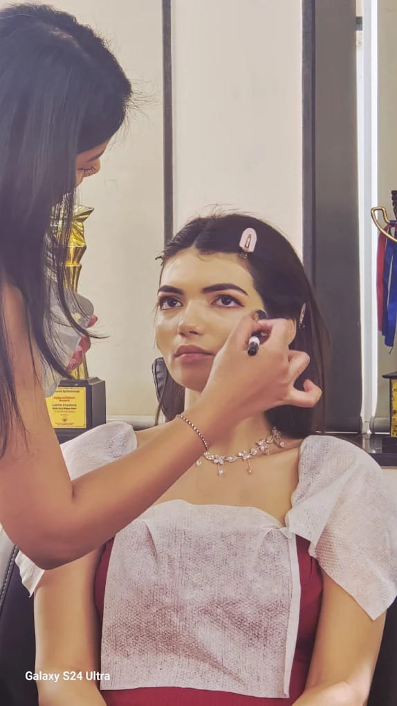 Lakme Academy Bandra, Powered by Aptech:-Best Skin Course Academy in Bandra