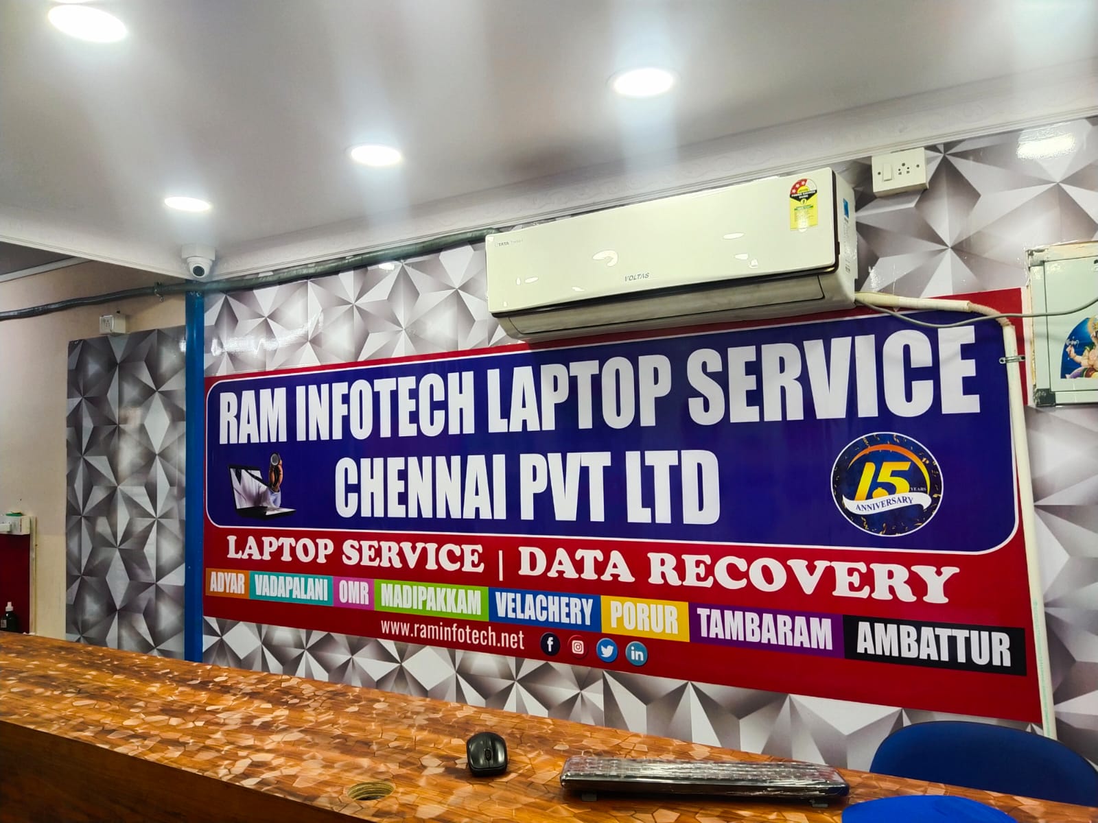 Laptop Service Center In Velachery | Dell-HP Laptop Service